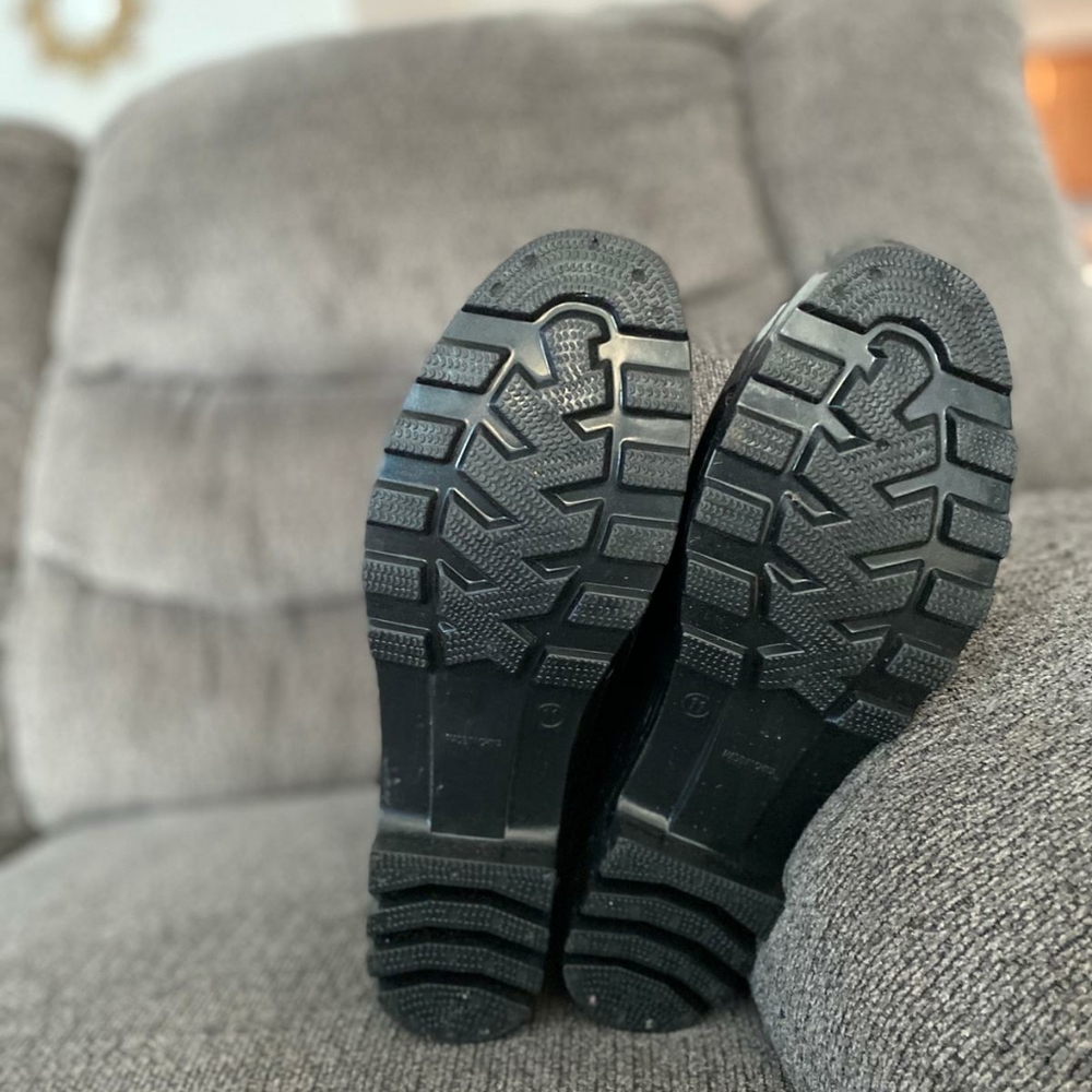 Boots - Picture 3 of 3